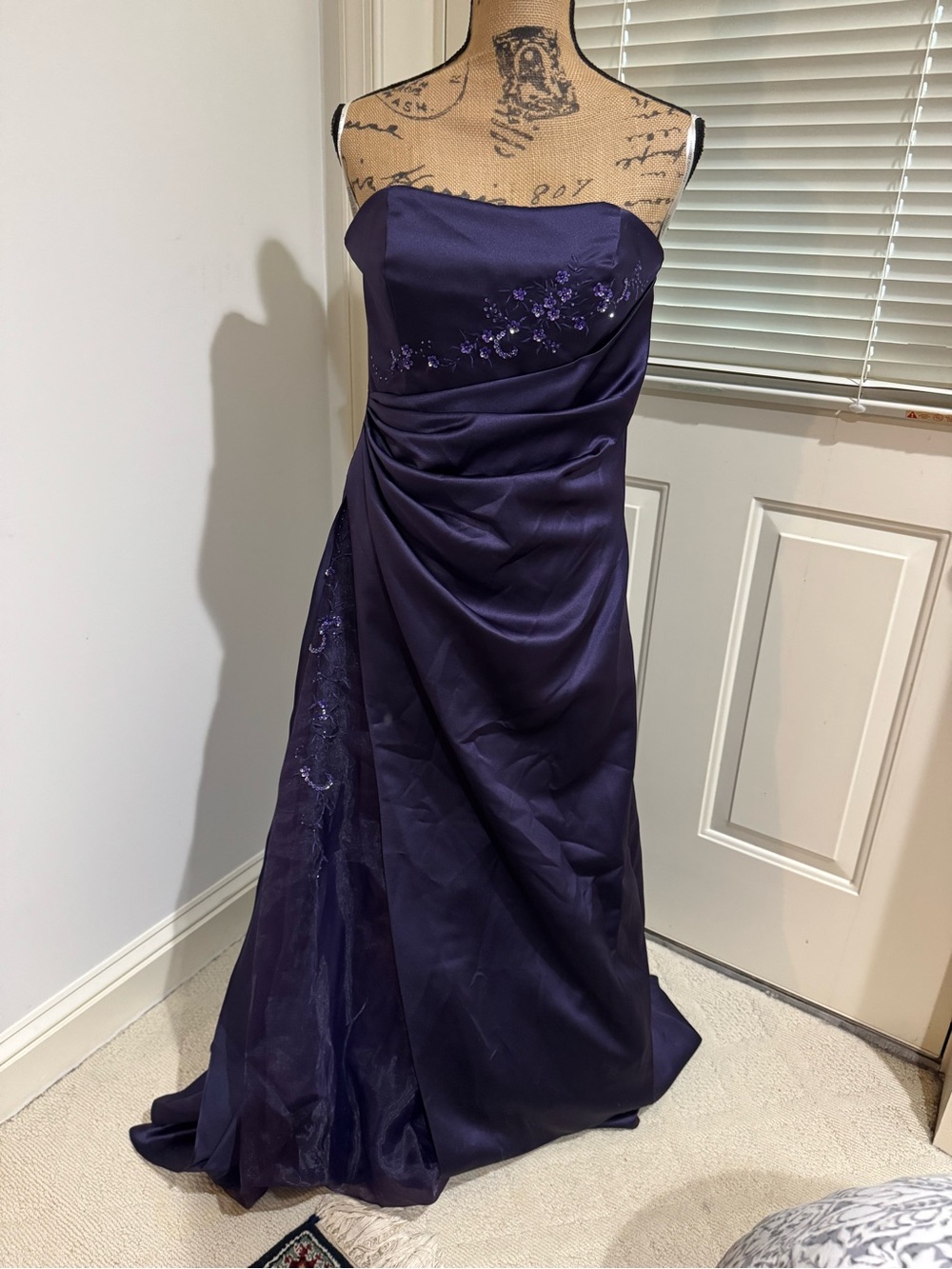 2 pc David's Bridal Strapless Satin Gown in Plum Purple